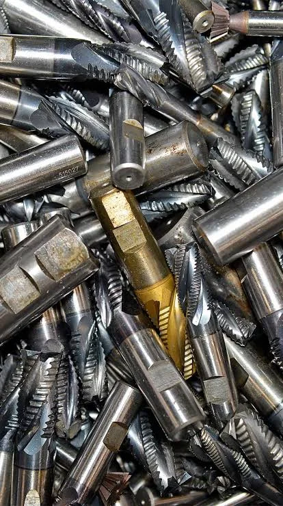 Specialistische metalen gereedschappen en onderdelen